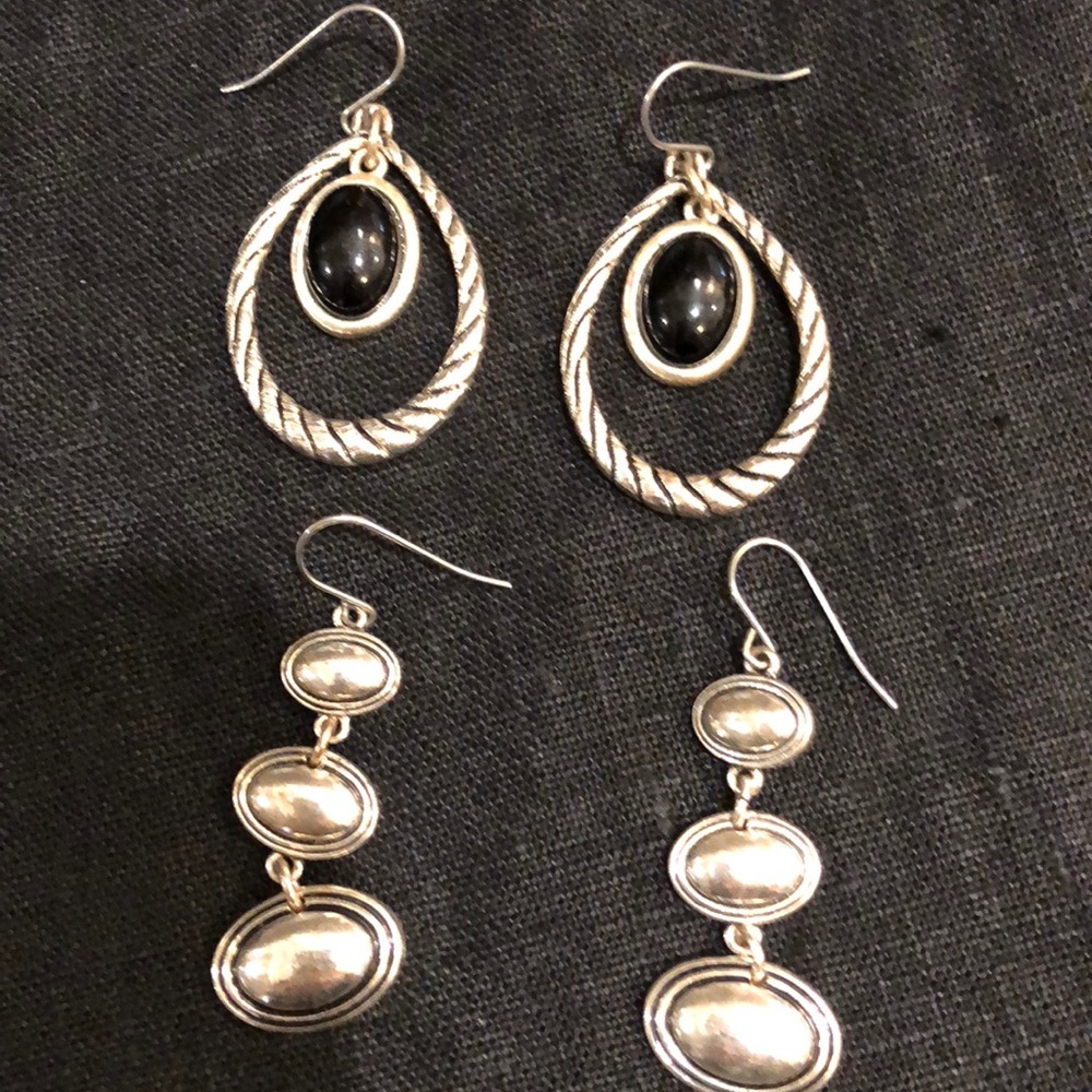 Earrings 2 pair